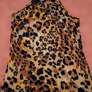 Sleeveless high neck shirt